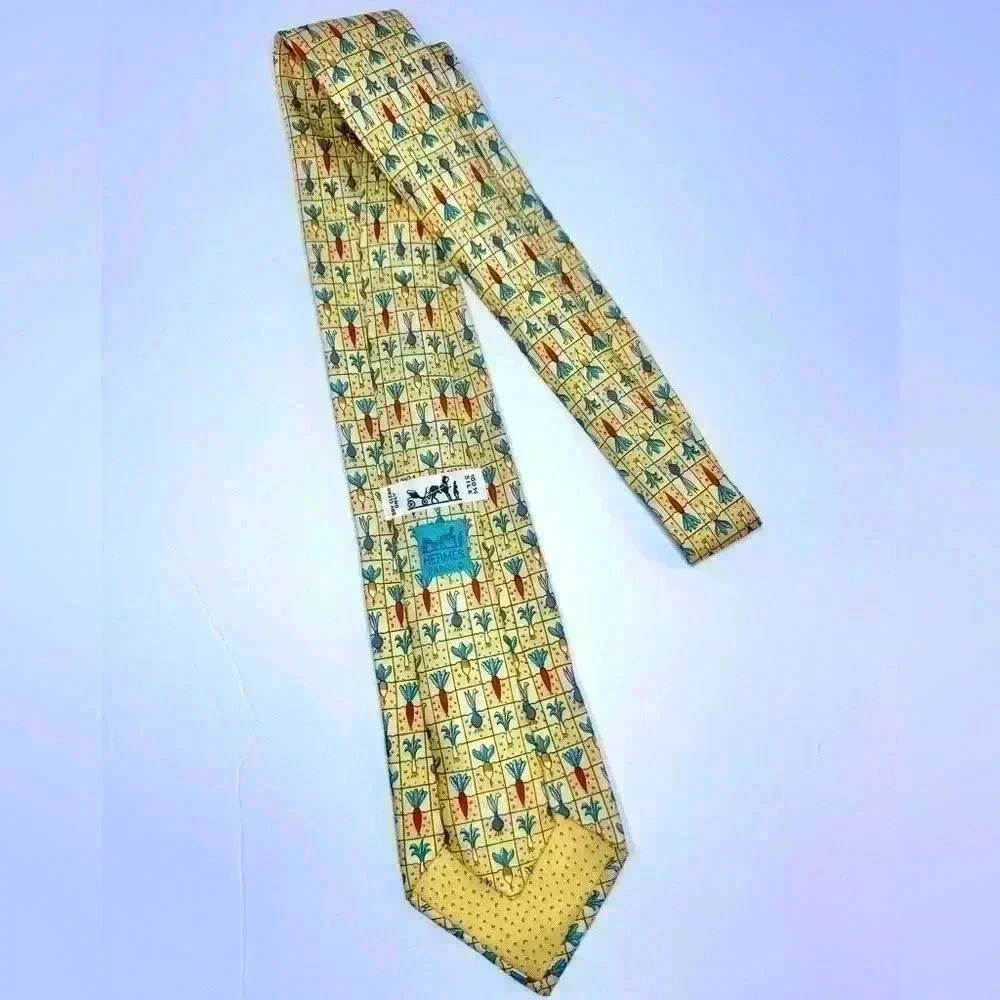 HERMÈS Yellow Coral Vegetables Print 100% Silk Tie Made In France W: 3.5" - Picture 2 of 6